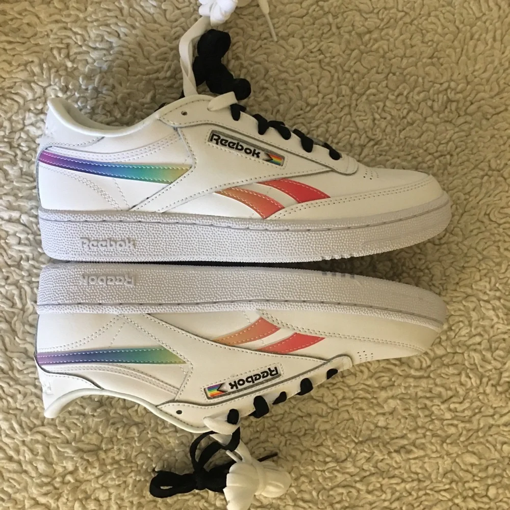 Reebok - Picture 7 of 11